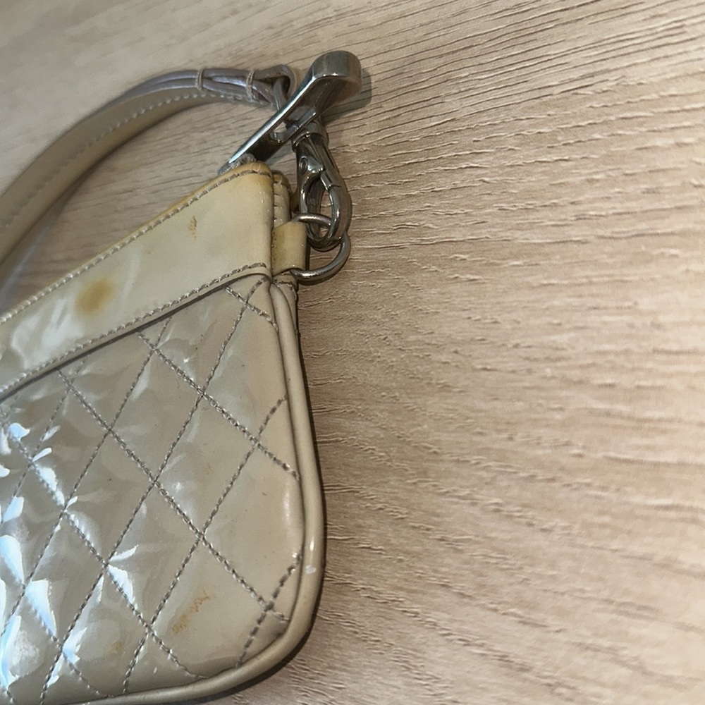 Burberry patent leather wristlet clutch bag - Picture 3 of 12